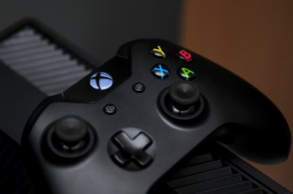 How New Technology Is Changing the Online Gaming World. Xbox game pad
