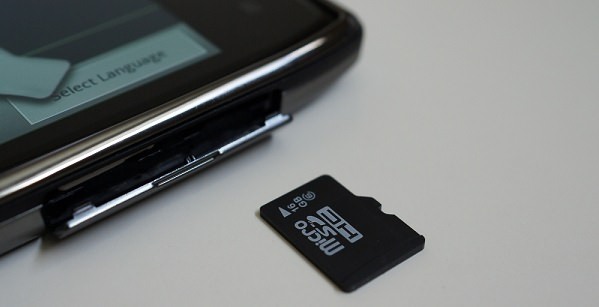 Removable vs non-removable battery Memory card slot